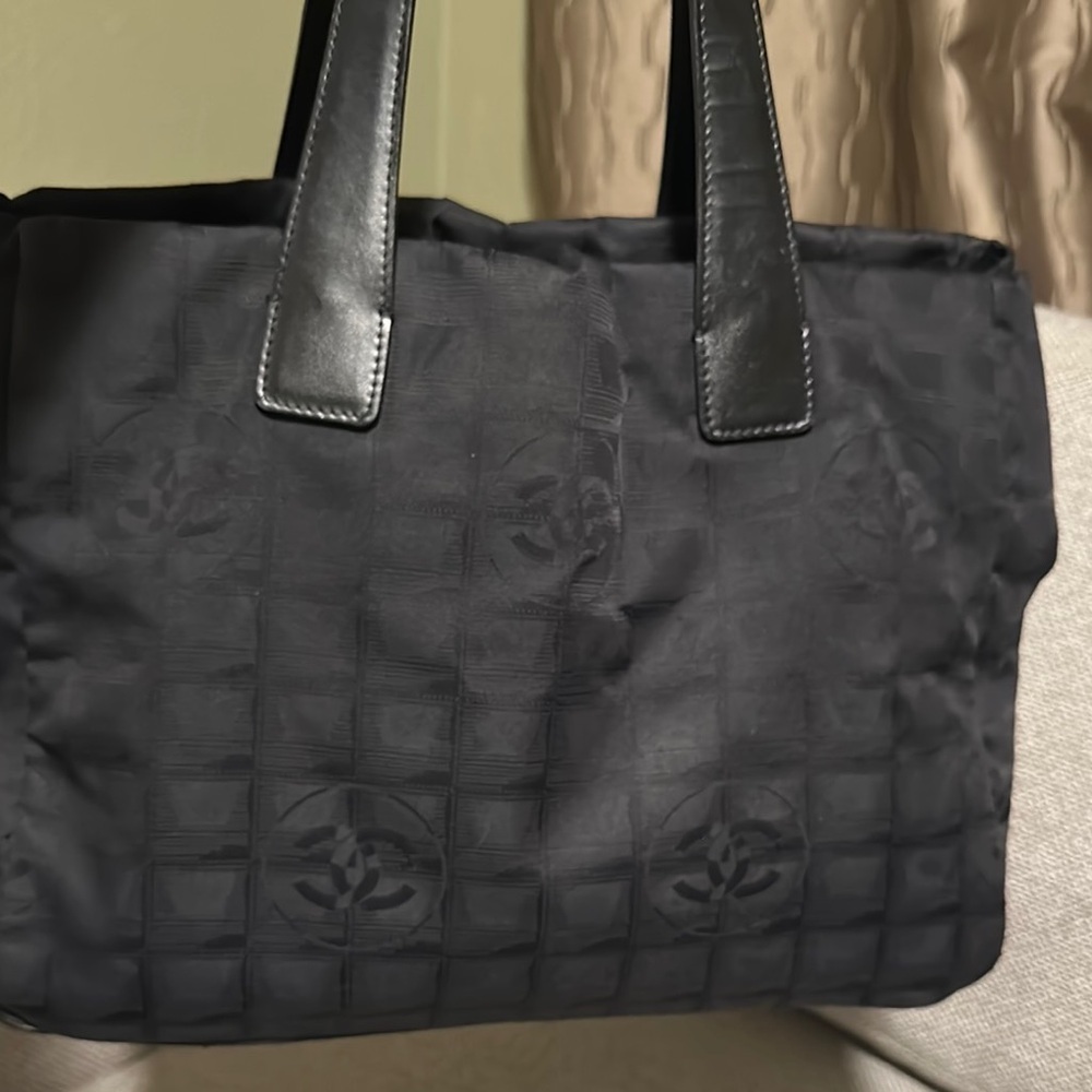 CHANEL Black Quilted Logo Travel Line Y2K Tote Bag - Picture 6 of 16